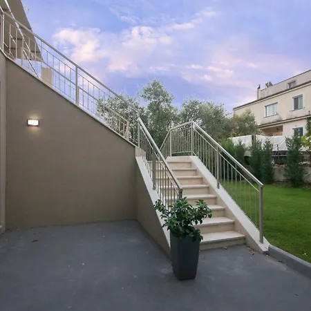 Oasis 4 Nyaraló